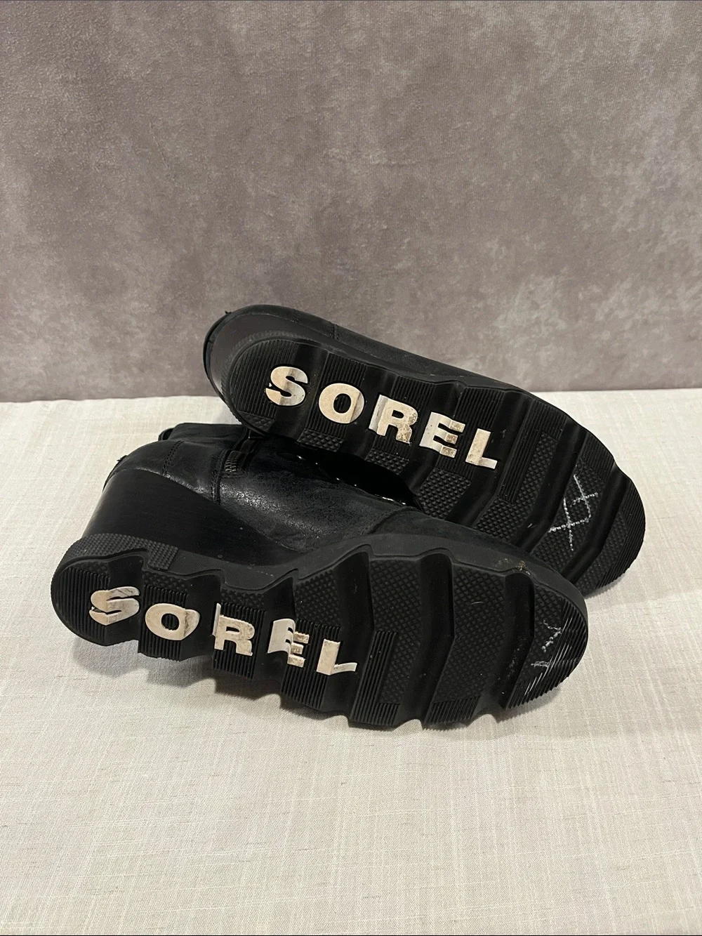 Sorel Lace-Up Wedge Ankle Boots - size 8